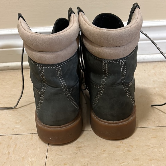 Woman’s Waterproof Timberland Boots - Picture 3 of 5